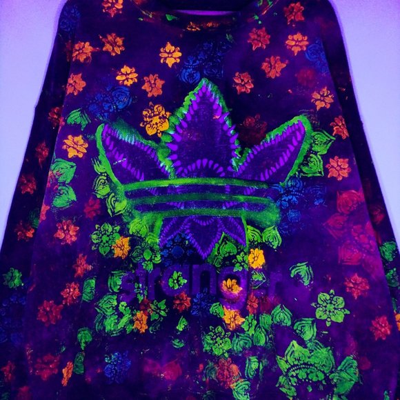 Stranger Things Custom Glow Blacklight Sweatshirt - Picture 4 of 12